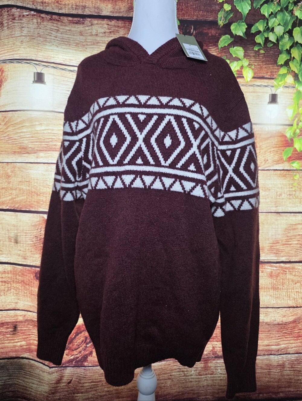 Goodfellow & Co Maroon Hooded Crewneck Sweater with White Geometric Pattern